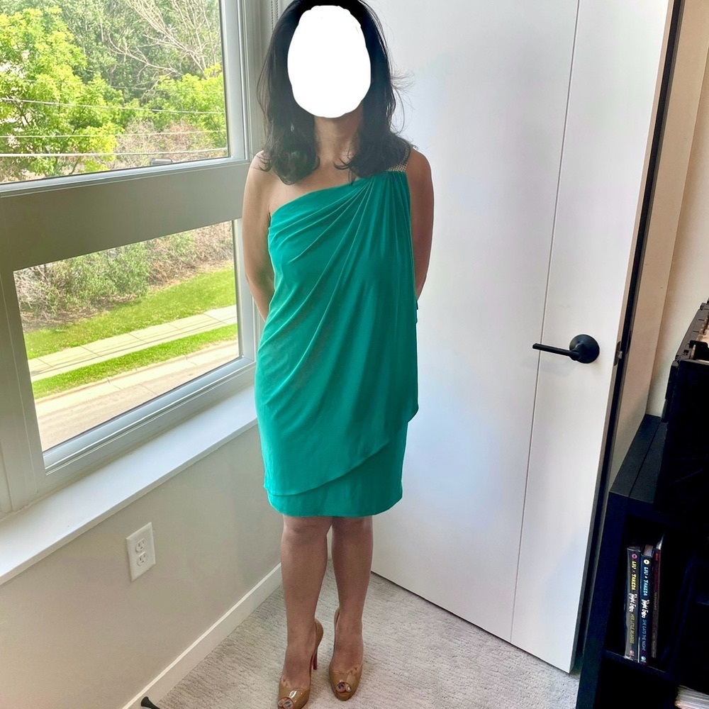 Emerald green Caché one-sleeve Grecian draped dress